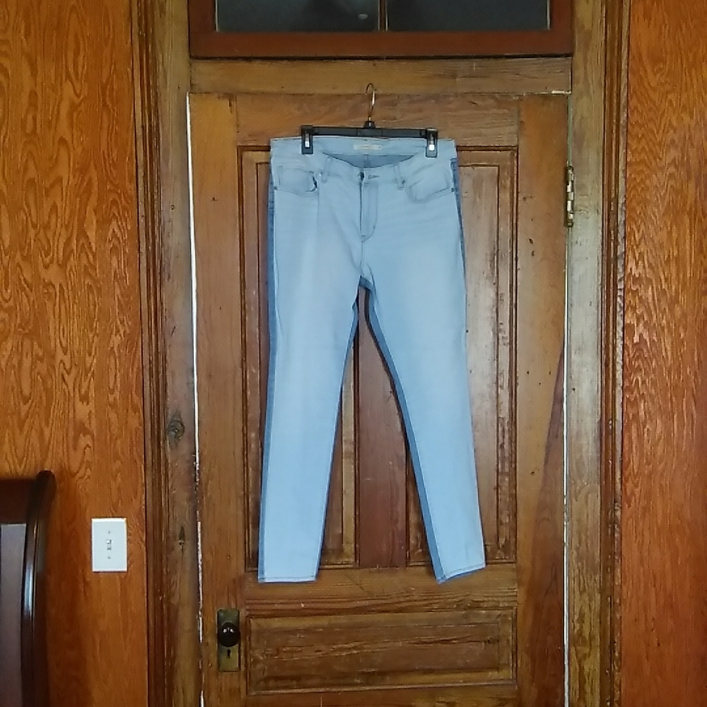 Women Levi's